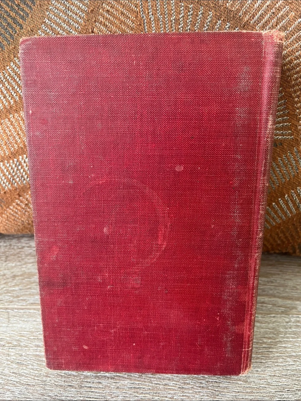 N/A striking red